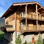 Chalet Familial Avec Spa Et Sauna A Courchevel, Proche De La Telecabine Et Des Commodites. - Fr-1-568-36